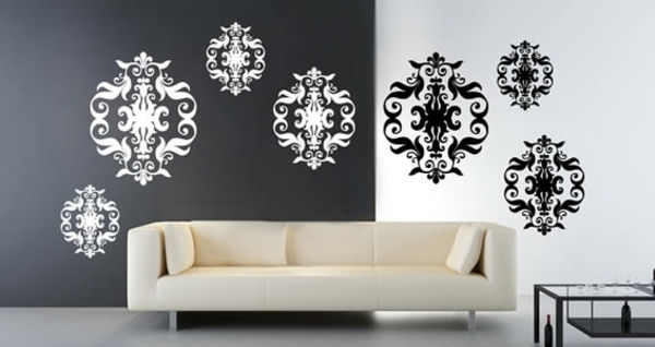 baroko užsklanda-in-juodai-balta-balta sofos