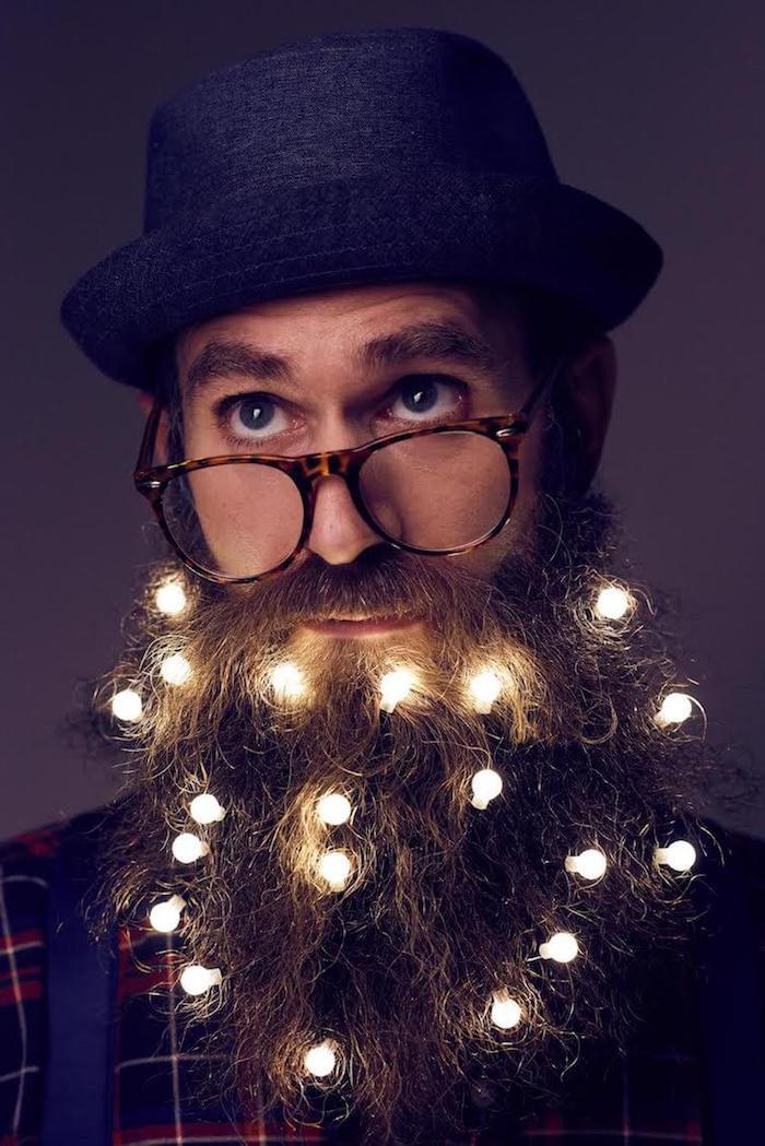păr de vopsit bărbați lanțuri ușoare în barbă inserați lumini barbă lectură ochelari pălărie om fotografie creativ
