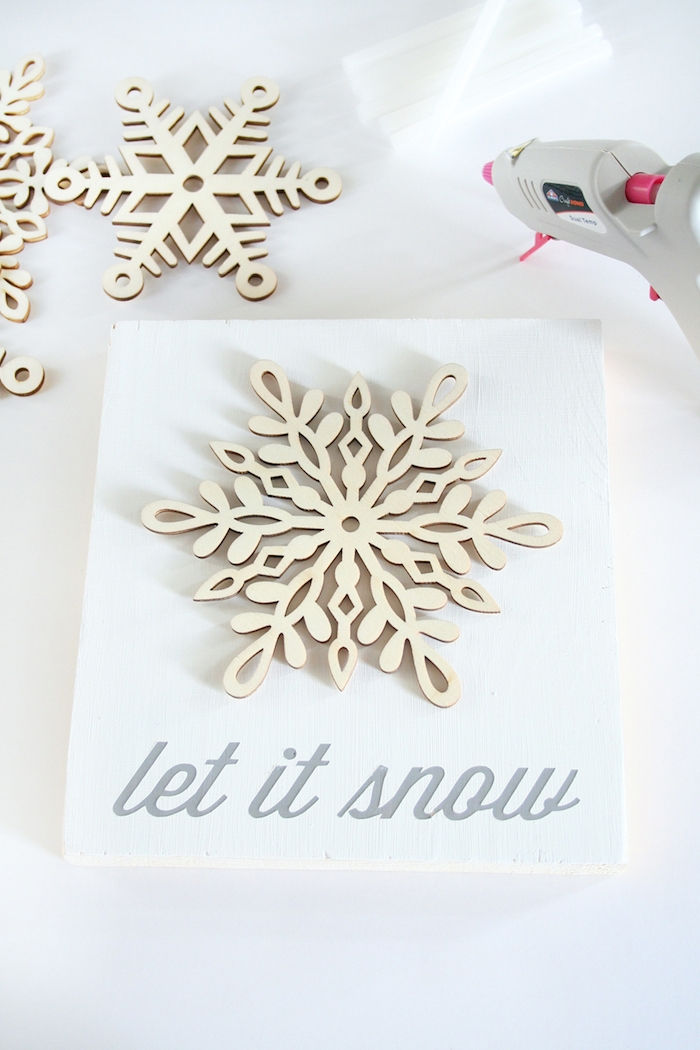 vytvorte pohľadnicu so snehovou vločkou a nápisom - vytvorte snehové vločky