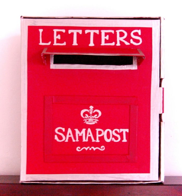Meno idėjos su batų dėžute - raudona pašto dėžutė, nudažyta nedideliu karūnu