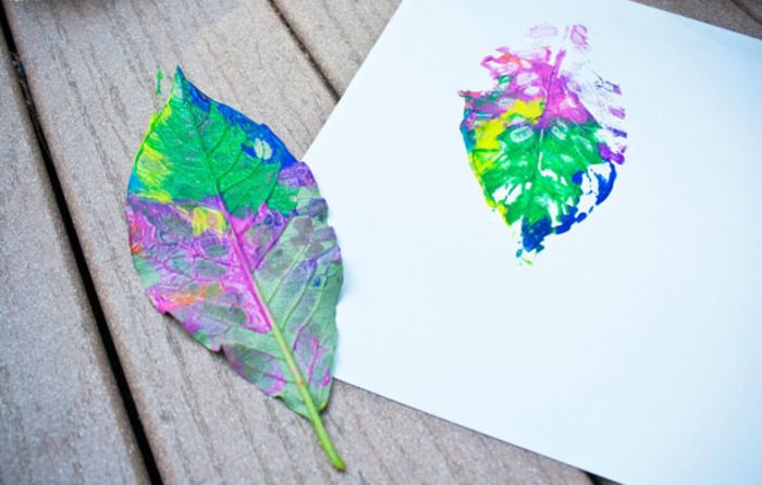 Gör stämpel från ark, vackra DIY idéer för barn, färgglada färger