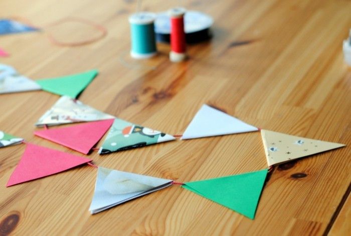 Tinker-med-papir-fargerike-trekanter