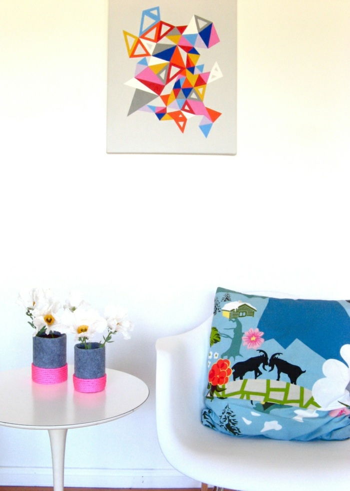 Plastic plastic fles, grijze stof en roze touw, muur decor, DIY decoratie