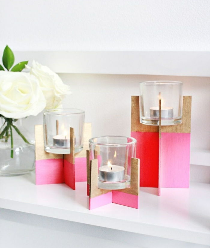 Tealighty Tinker, świecznik na tealighty wykonany z drewna, ozdobiony różowym kolorem