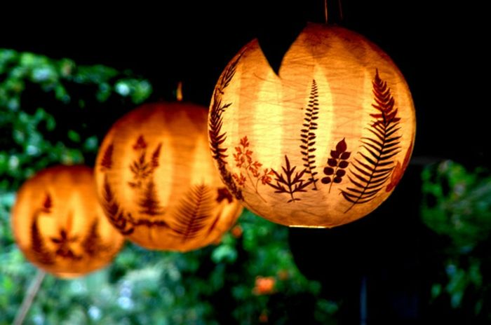 diy lyktor, papper lampa nyanser dekorerade med löv, trädgårdsdekoration