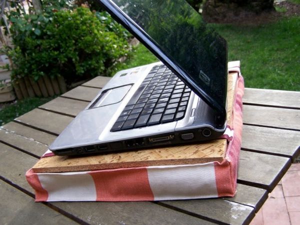 zelfgemaakte kussen voor laptop