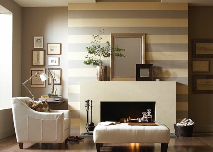 beige-wohnideen-for-stue-hvitt-peis-kreativ-vegg design