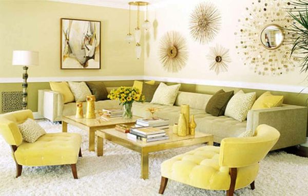 pomysły na oświetlenie do salonu żółty odcień rzucać poduszki na dużej kanapie