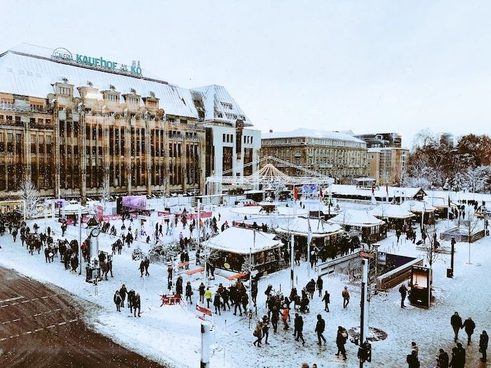 mest populära semestermål julmarknaden i dag vackra tidigare bilder av Düsseldorf vinter i Tyskland
