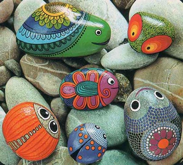 geschilderde stenen-as-decoratie-by-the-tuin-ideeën
