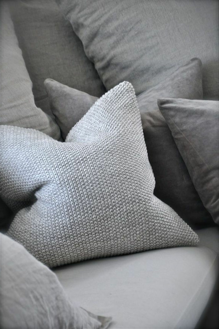 komfortabel sofa strikket pute DIY ide-grå ​​nyanser