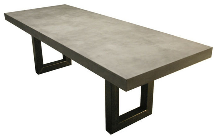 betong-table-super-design-vit-bakgrund