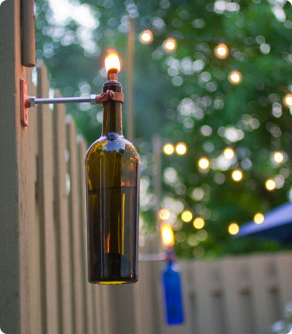 Uporabite steklenico za vino kot ulično svetilko