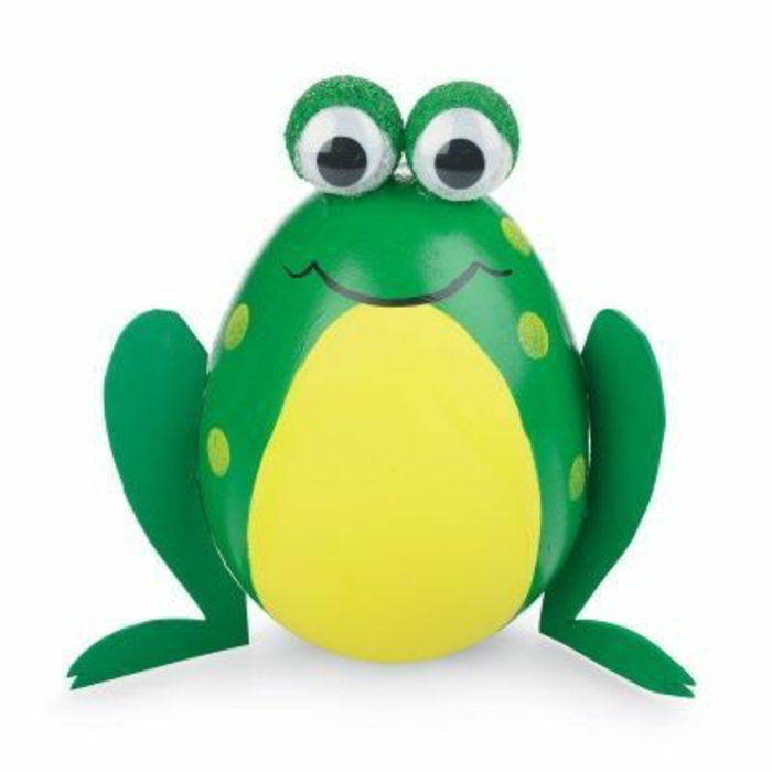 søt frosk i grønn farge med googly øyne - morsomme påskeegg
