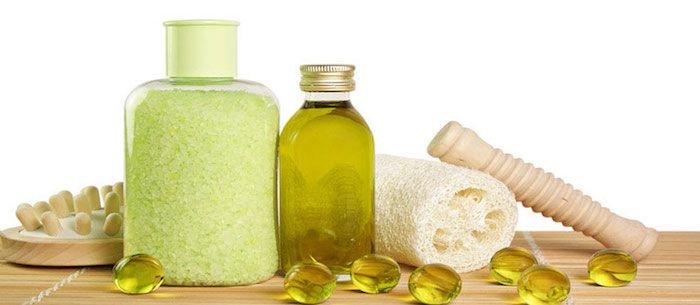 Ekologiska kosmetika, badsalt och olja med grönt te och glycerin