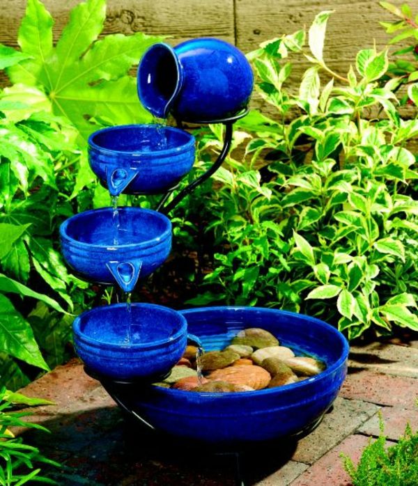 Blue Fountain-solar em Garden Paisagismo