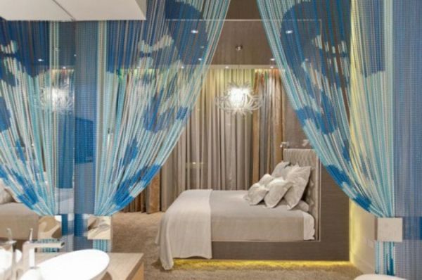 Gardin blå-in-transparent sovrum