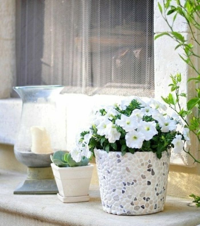 gėlių puodai daro puodynų dizaino idėją su akmenimis baltais su pilkiais ir smėlio spalvos skandinavų draugais