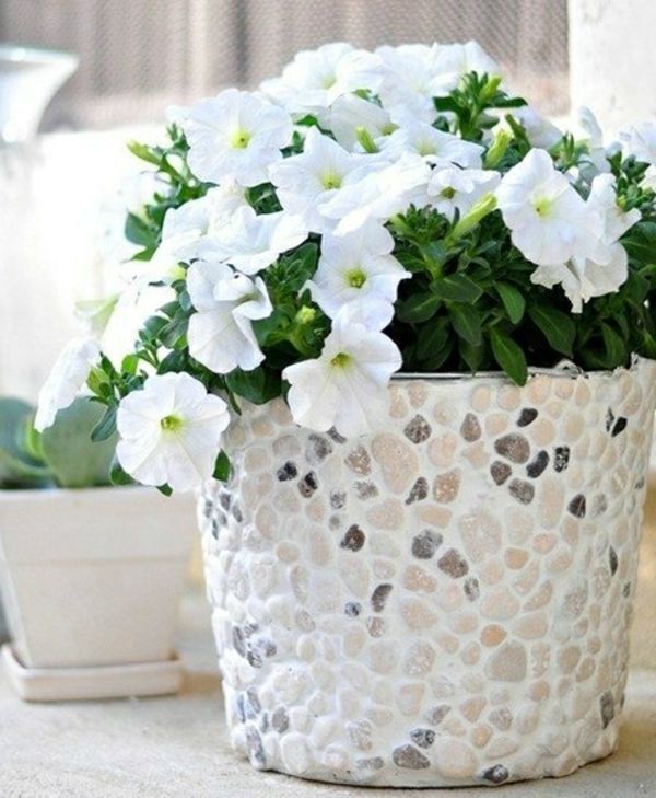 vasos de flores-faça-você-mesmo-flores-brancas - olhar terno