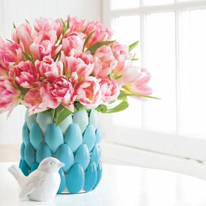 gėlių vazonai nudažyti unikalų dizainą mėlyna gėlių rožinė ir oranžinės gėlės paukščių idėjos deco