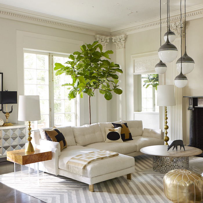 poduszki podłogowe w nowoczesnym salonie meble w stylu deco w domu w białej roślinie