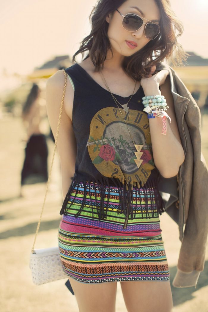 Coachella Fashion Mix različnih modnih stilov in uživajte v končnem učinku rock in t-shirt