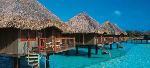 Bora Bora-vakantie-many small-mooie-huizen