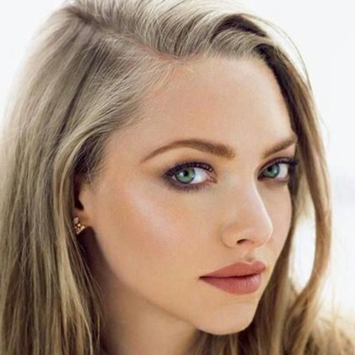 brude make-up selv-make-Amanda-Seyfried-Brown-lepper-diskret øye-make-up-rouge-merkepenn