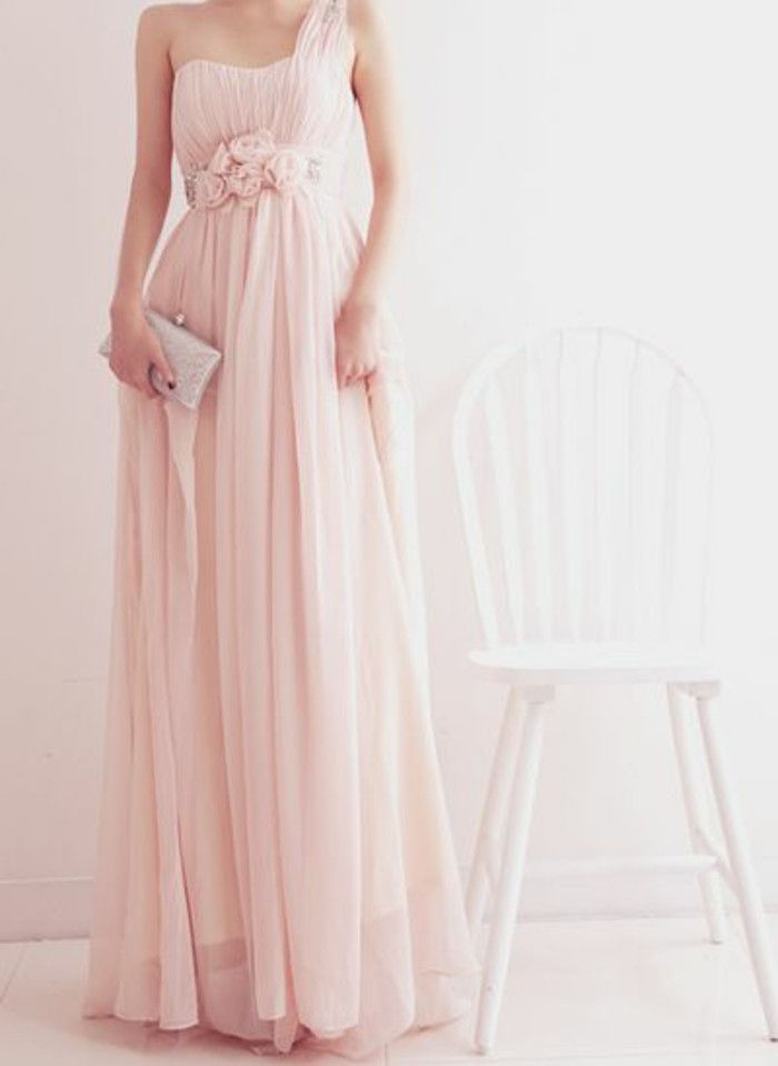 Suknelės rožinės-derliaus
