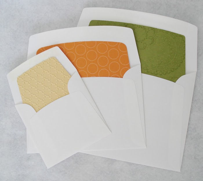 Kuvert själv - tre vita kuvert med olika motiv