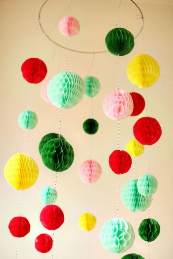 fargerike baller for papir sirkus-on-lysekrone