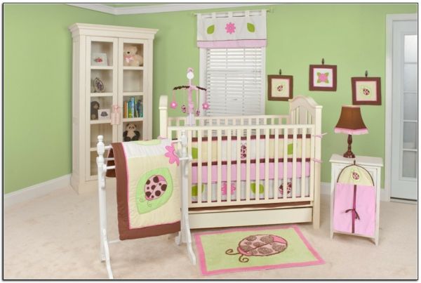 färgstarka - sängkläder-babyroom-helt-billiga-babyroom-set