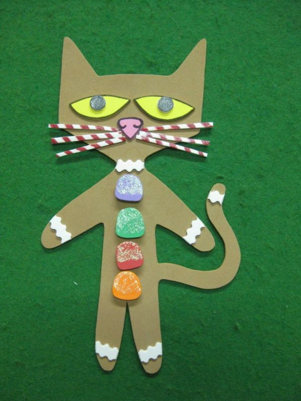 remeselné nápady pre materskú školu - papierová mačka - pozadie v zelenom odtieni