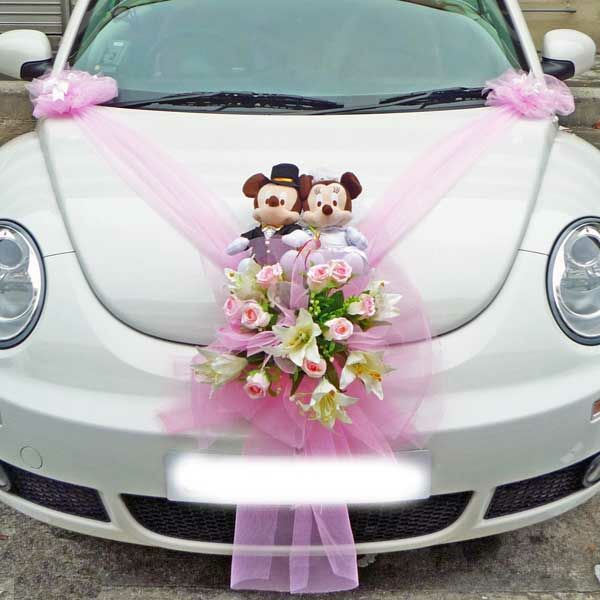 veľmi extravagantné auto šperky na svadbu - dve bábiky