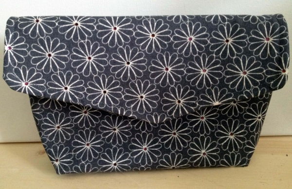 kreativ sömnad - handväska sy i sig - grå färg - med blommor