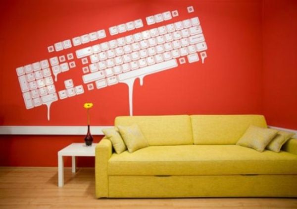 Decoração de parede sala de estar - sofá amarelo