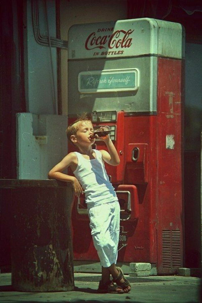 cool slike-mali deček, coca-cola, pitje