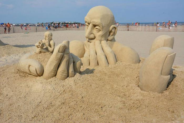 cool-sand skulptur laget for a-festival