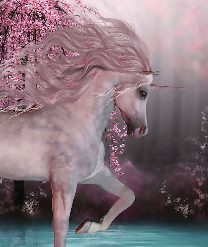 här är en rosa enhörning med svarta ögon och en lång tät rosa man och en rosa enhörning, skog med sjö och träd med rosa löv - vackra unicornbilder