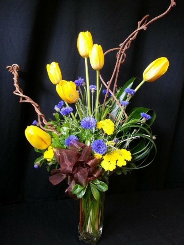 fajne-francusko-tulipany-w szklanym wazonie