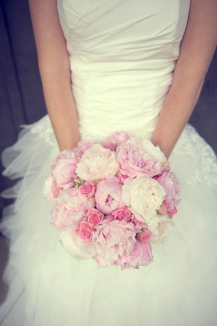 Cool Romantische Round-bruidsboeket Peony roze-paars-steken