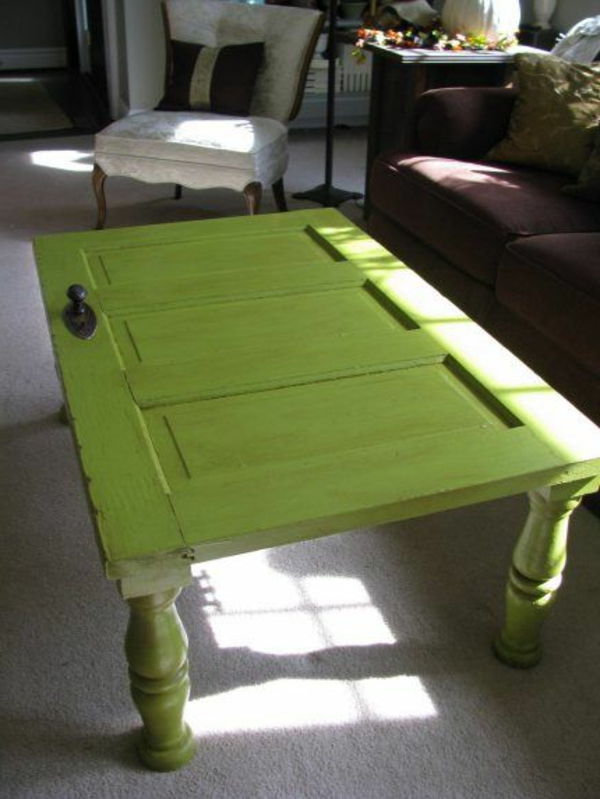 yeşil bir kapı ile kendi kendine pişirme caochtisch tasarım oturma odası
