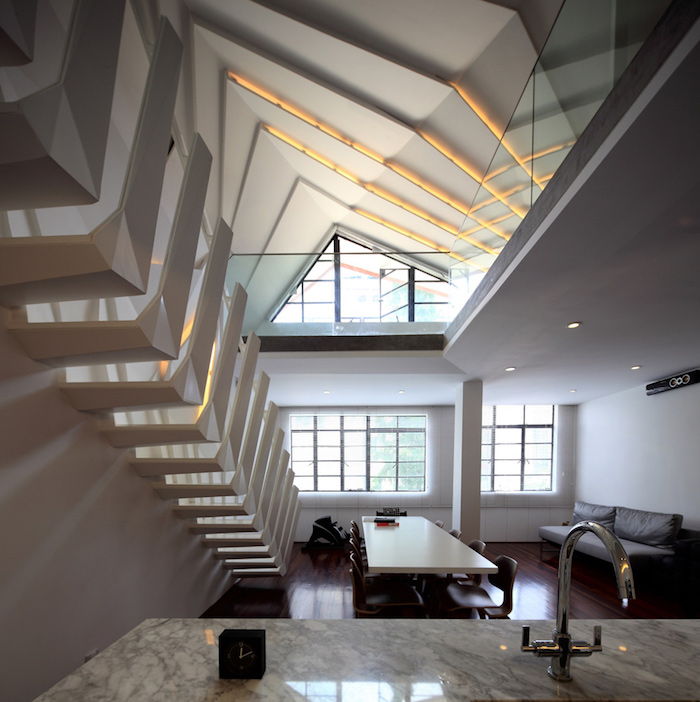 Mansarda virtuvė idėja laiptai modernus butas unikalaus idėjos