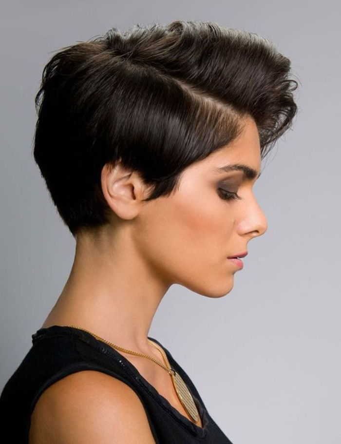 Kadınlar için kısa saç modelleri, etkili saç kesimi, siyah saçlar