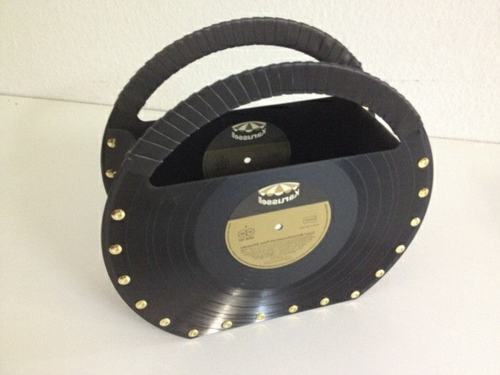 deco-of-schotel-modern-bag-of-old-grammofoon