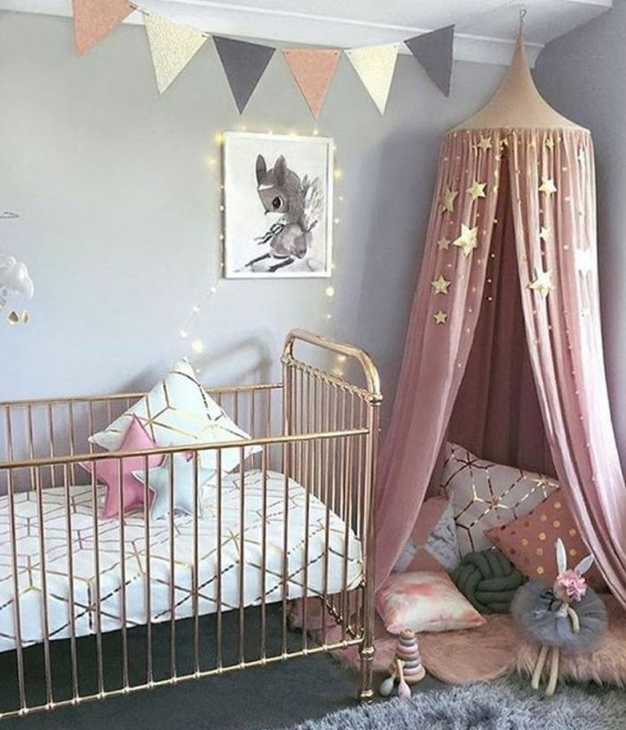 kreş tasarım yaratıcı tasarım bebek odası pembe altın rengi oyuncak yastık yıldız resmi