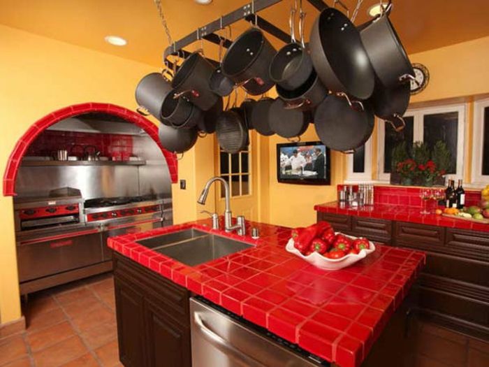 Deco idėjos-už-virtuvė-raudonų akcentų