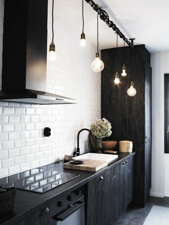 Deco idėjos-už-virtuvės-juoda-baldai