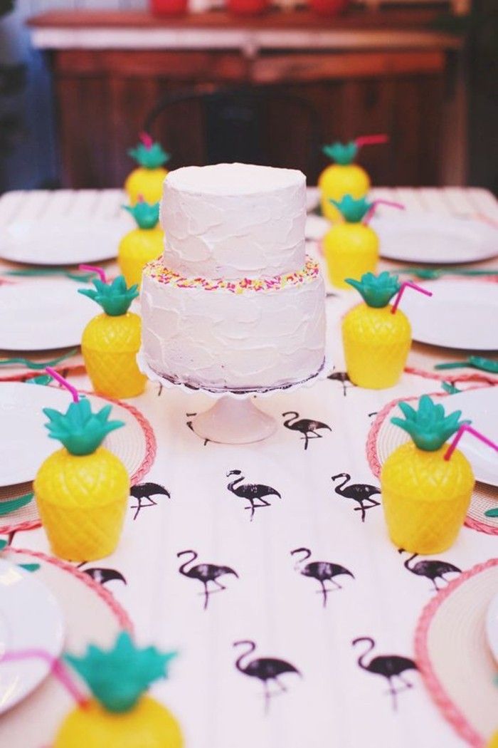deco-til-dåp-hvitt-søt-kake-og-kreativ-gul Dekorasjoner