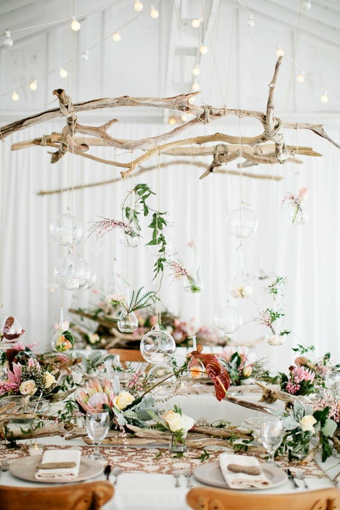medinis apdaila minimalistinis stilius stalas apdaila užuolaidos balta idėja dizaino gėlėms servieten medinė lempa